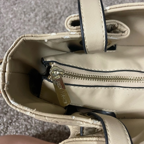 Michael Kors Cream Colored Shoulder Bag - Picture 6 of 9